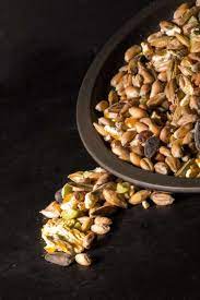 Little Peckers Standard Wild Bird Food Seed Mix 20kg - Free P&P