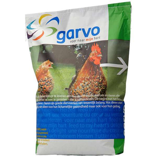 A bag of Garvo Layers Pellets Complete feed for laying chickens, with a picture of chickens on the front.